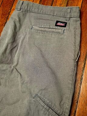 Dickies Size 40 Gray Flat Front Cargo Chino Shorts B2